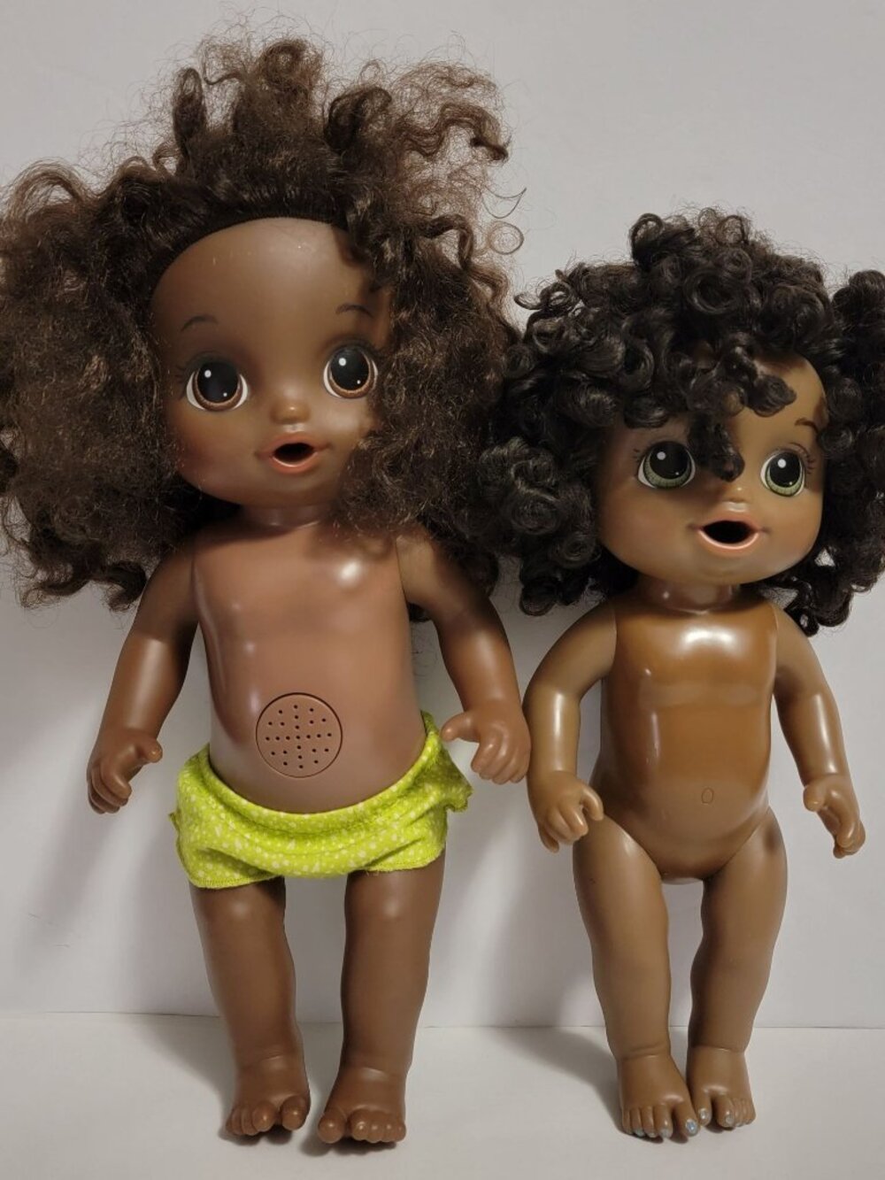 Lot of 2 Baby Alive African American Baby Girl Dolls Potty Dance & Magical Mixer